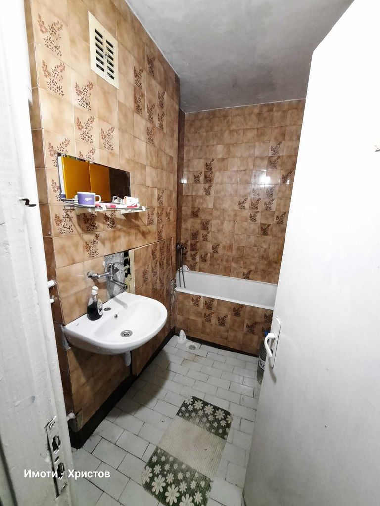 Продава се Тристаен апартамент в Шумен, Добруджански - 78 кв.м за 1242 €/кв.м - Снимка #10