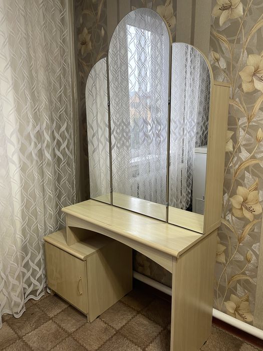 Продам трюмо Шатура