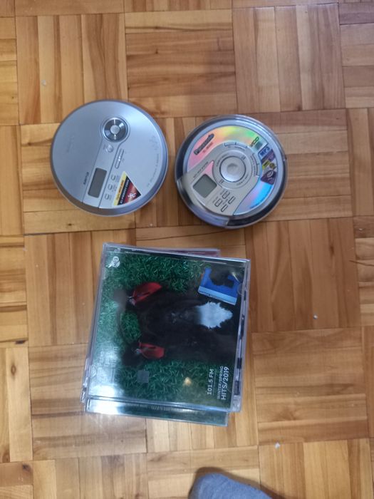 CD-плеер Sony Walkman, оригинальный, работает отлично, без недостатков