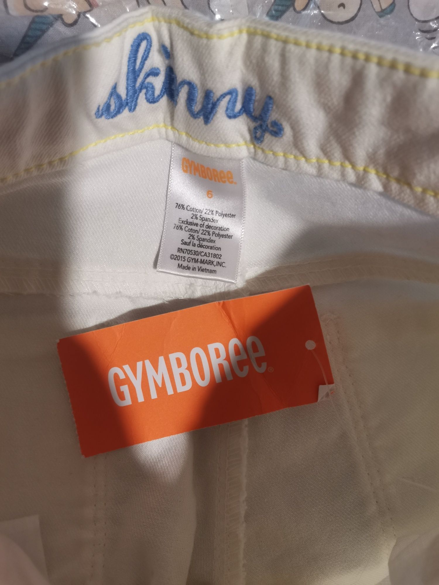 Белые джинсы на девочку Gymboree