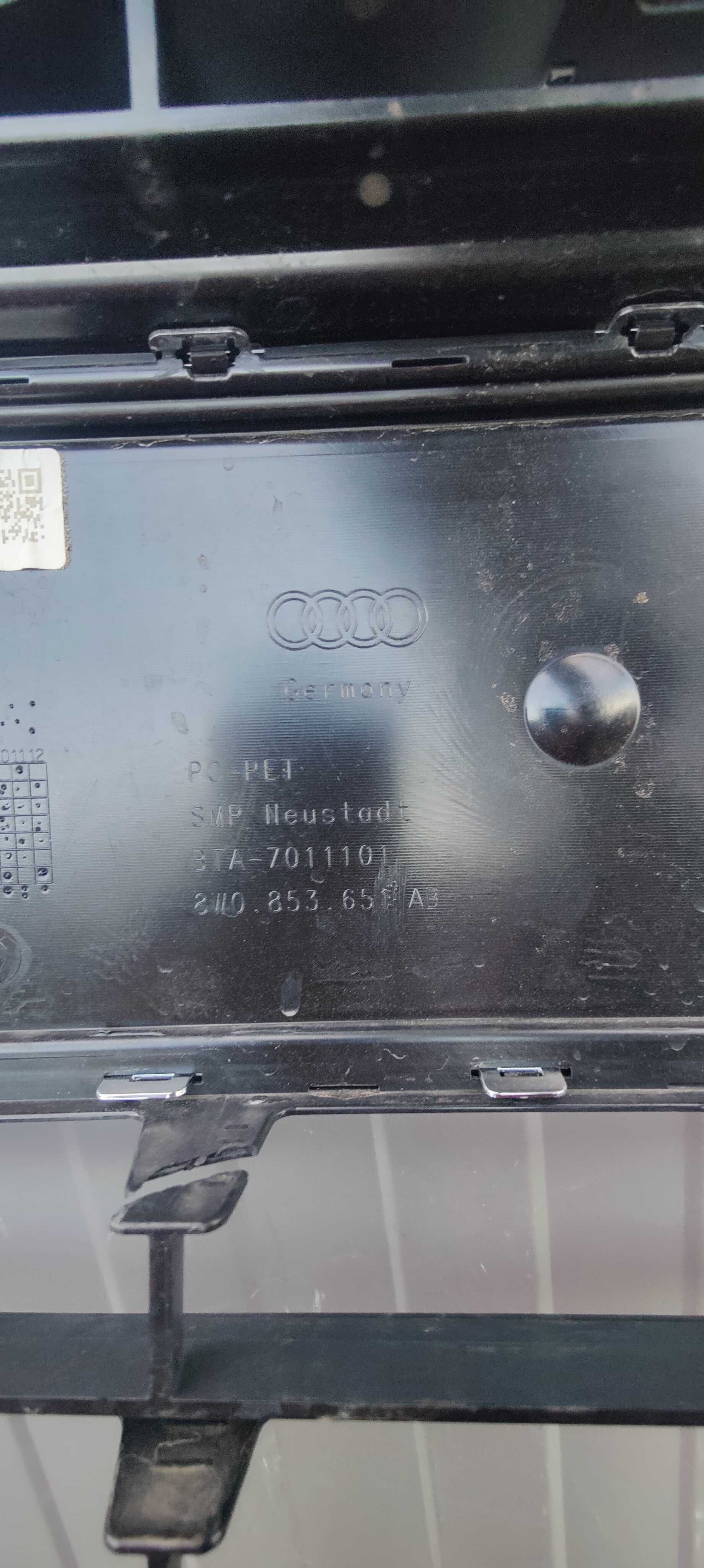 grila centrala audi a4 b9 s-line avariata
