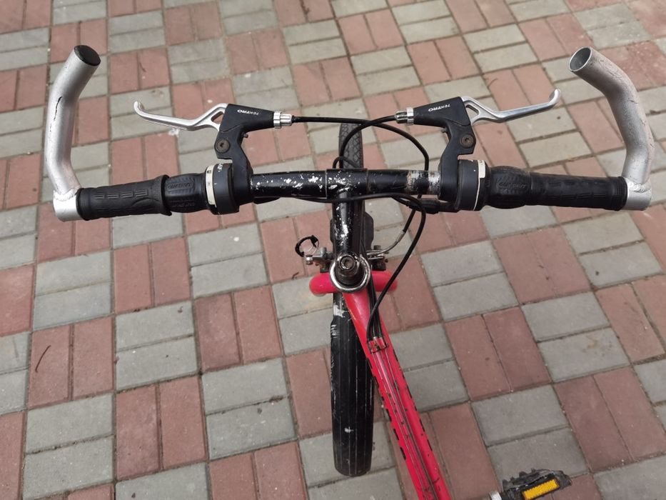 Bicicletă cu roți pe 24