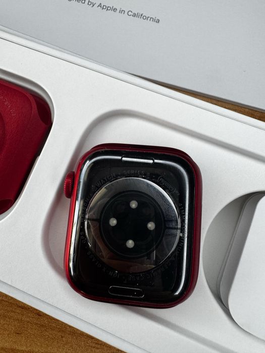 Apple watch 8, 41mm, red