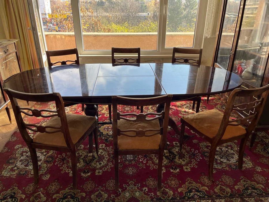 Старинна, антична, ретро разтегателна маса със столове