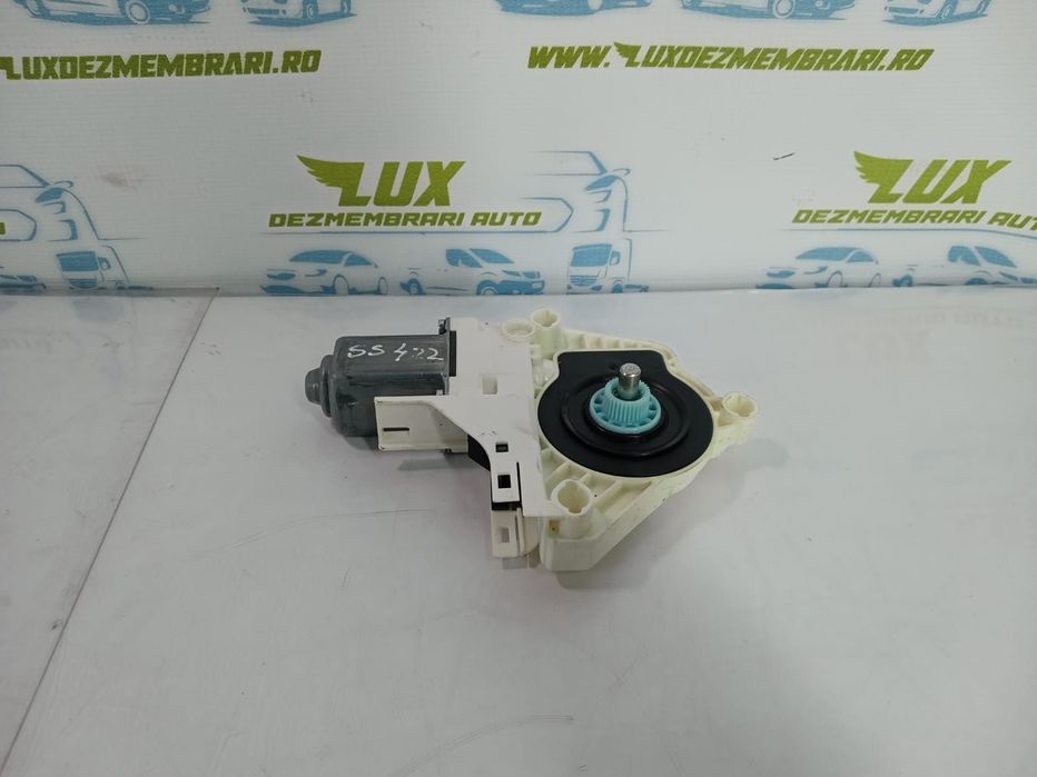 Motoras macara dreapta spate 8k0959812A Volkswagen VW Touareg generat