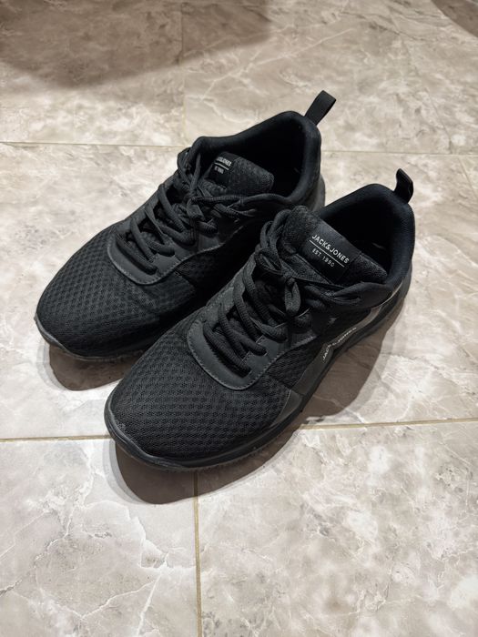 Adidași in stare bună