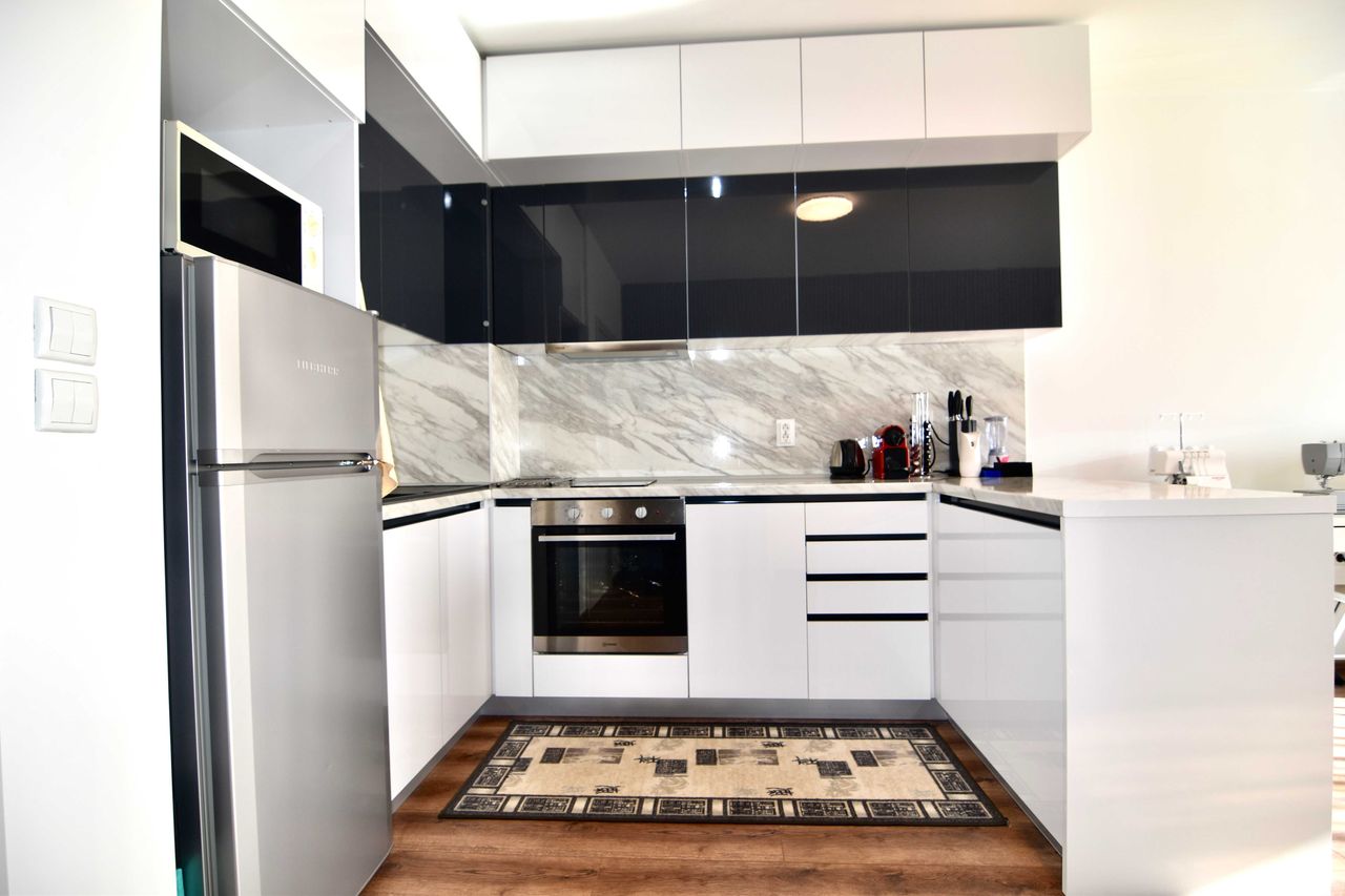 Продава се Двустаен апартамент в Пловдив, Христо Смирненски - 70 кв.м за 1915 €/кв.м - Снимка #2
