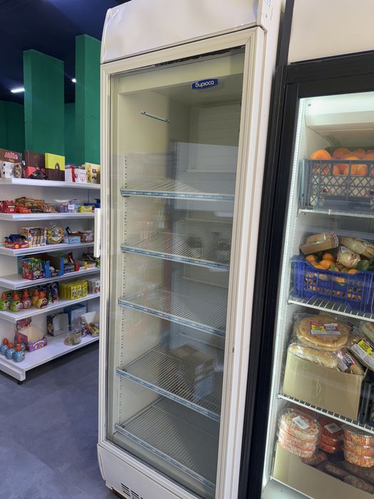 Продам витринный холодильник