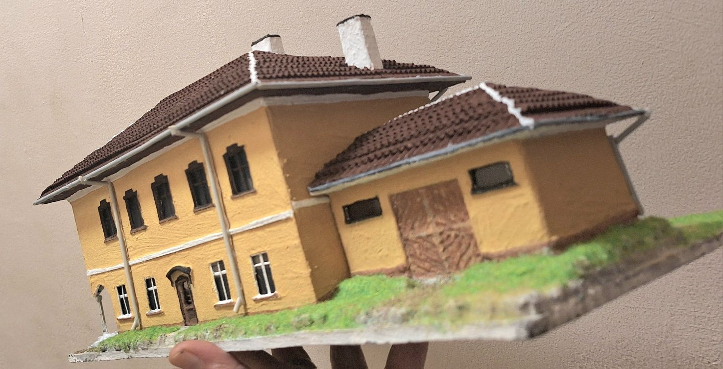 Продавам авторски макет на старата жп спирка"птичар" в мащаб 1:87