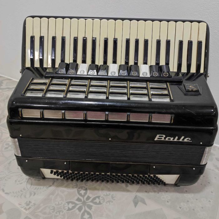 Acordeon BAILE 120basi