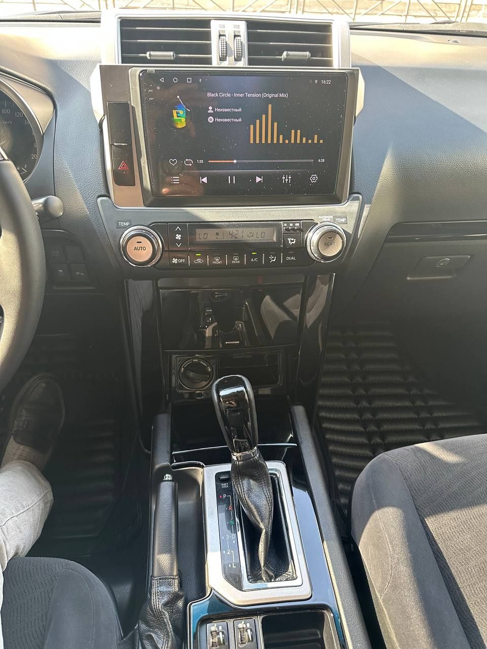 Toyota Land Cruiser Prado 150 год 2015