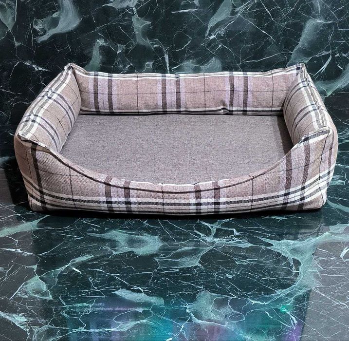 Продаётся лежанка для собачек 75 на 50 см .