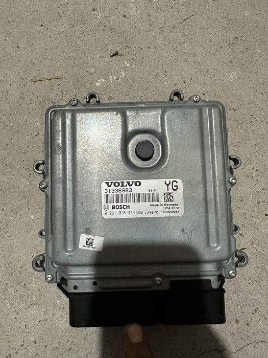 ECU Компютър за Volvo D3 2.0 163