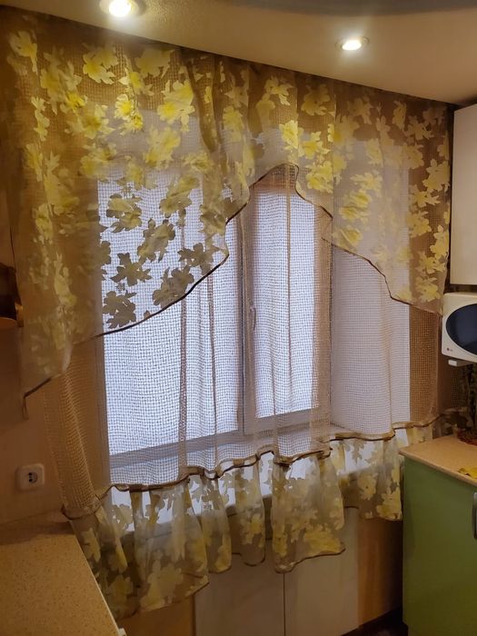 Оригинальные шторы с тюлью на кухню