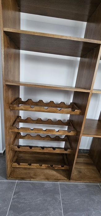 Mobilier sculptat din lemn masiv de nuc
