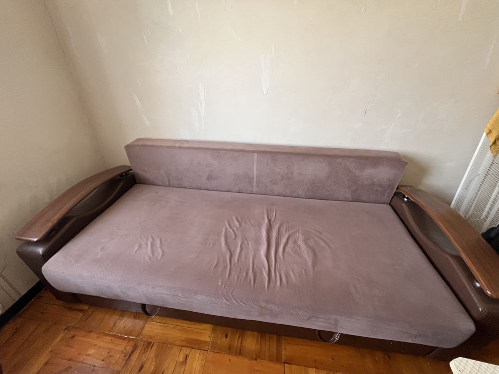 Продам диван в хорошом состояний 2 метра