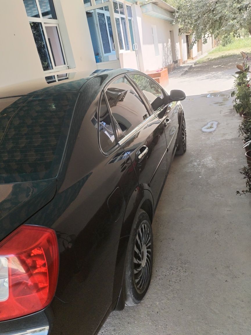 Lasetti 1.8 qora bayir