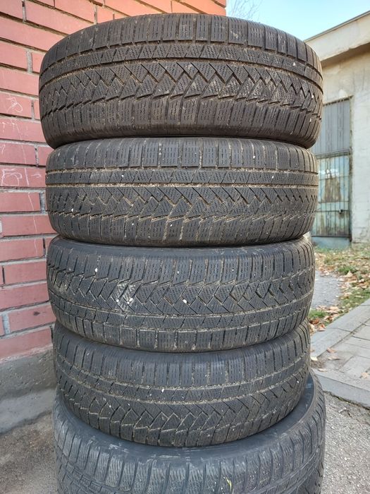 Продавам 4 зимни гуми 215/65/17 Continental
