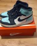 Jordan 1 mid marimea 41