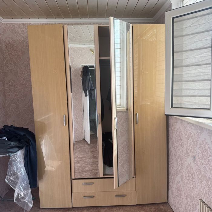 Мебельный шкаф дарю