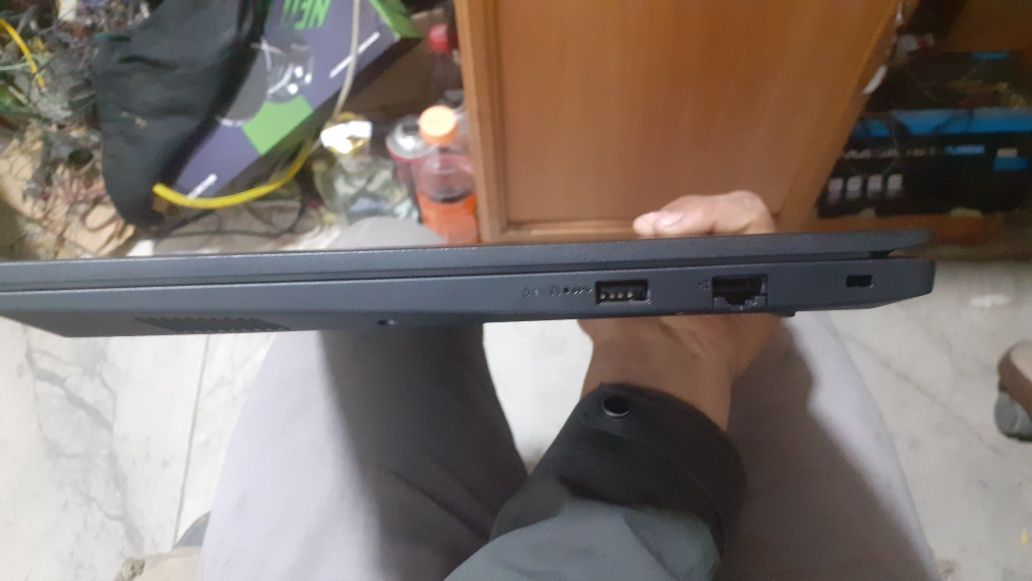 Noutbuk Lenovo 8GB / 256GB SSD