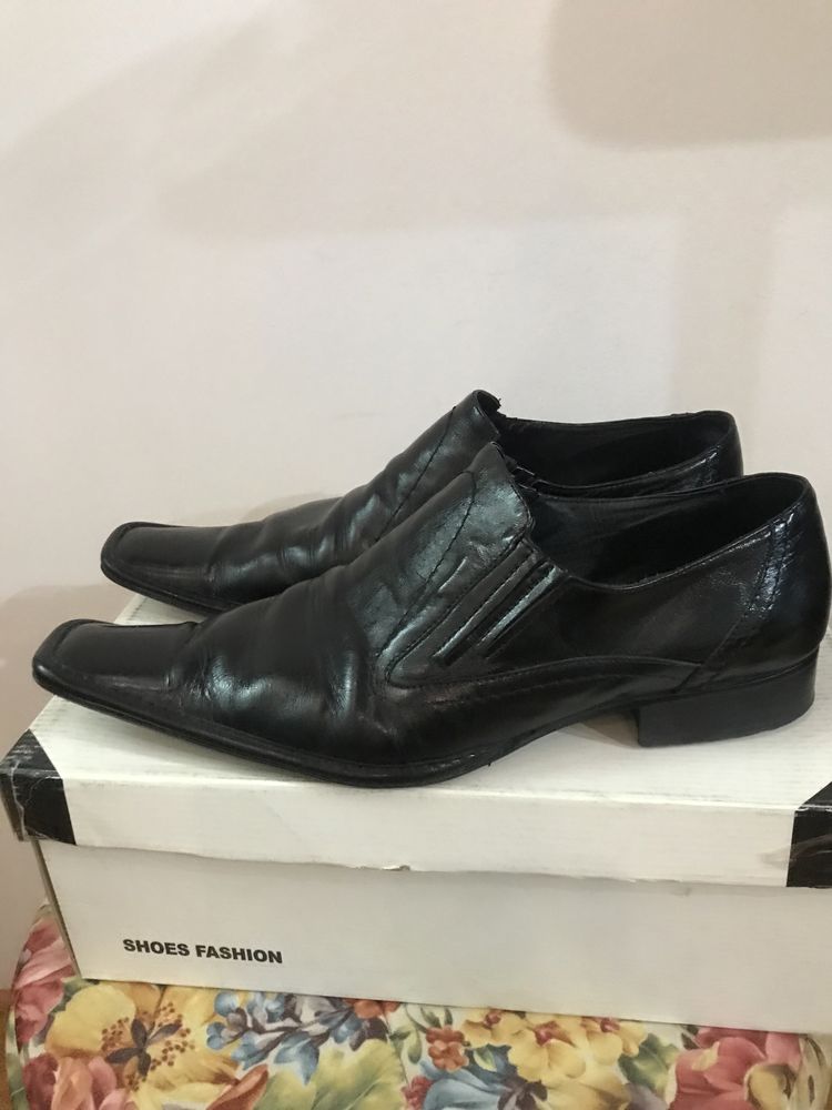 Vand pantofi piele