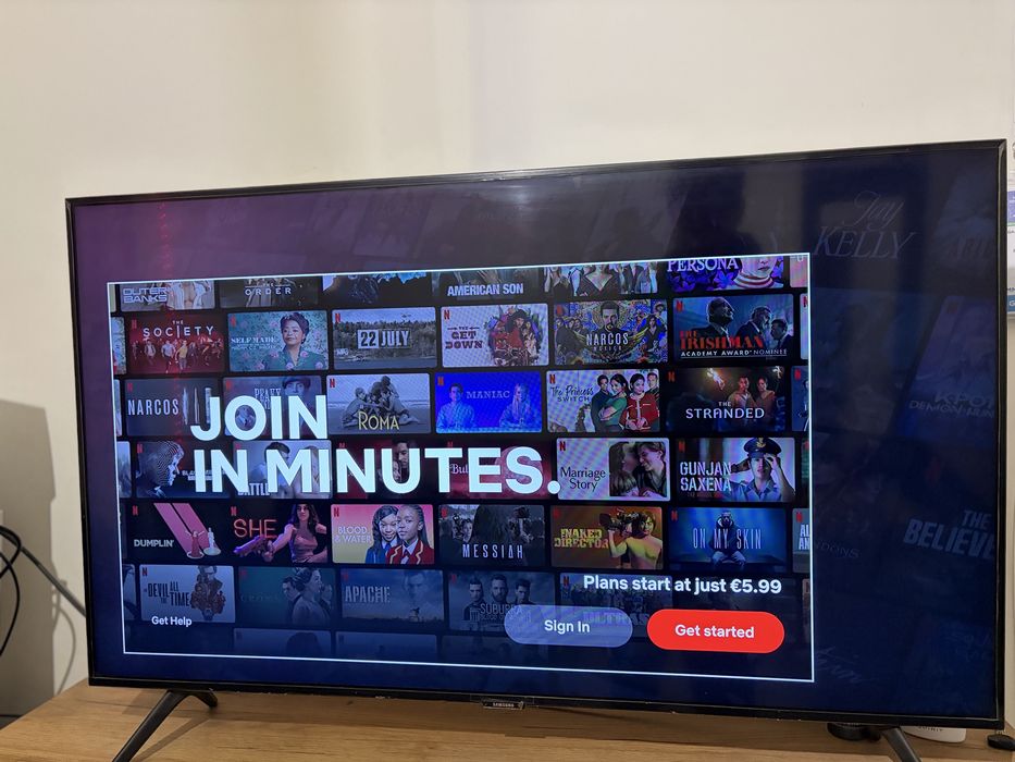 Televizor Samsung 43” (108cm) 4K Ultra HD - Seria TU7092 + Cutie