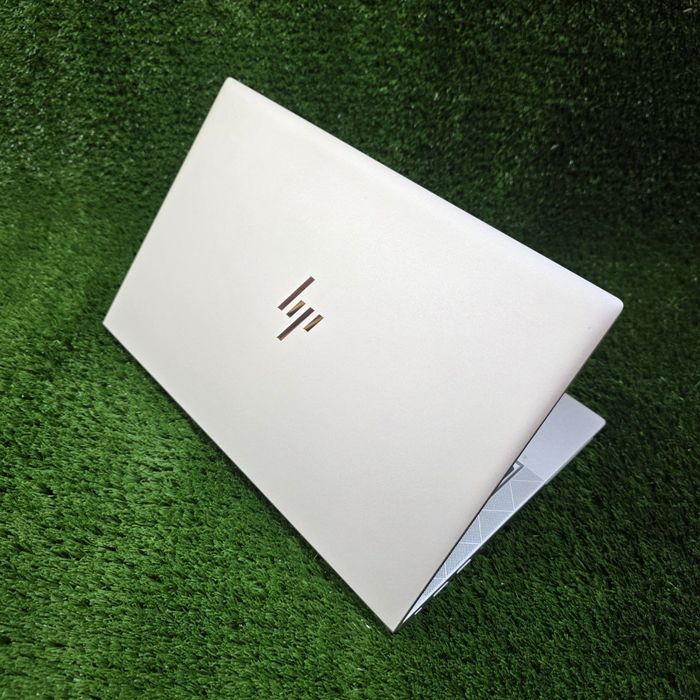Hp elite book i5 8gb 256gb