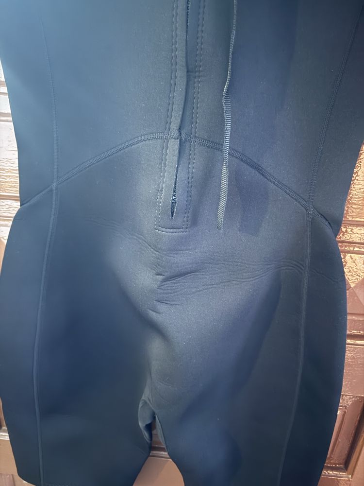 Costum Neopren.