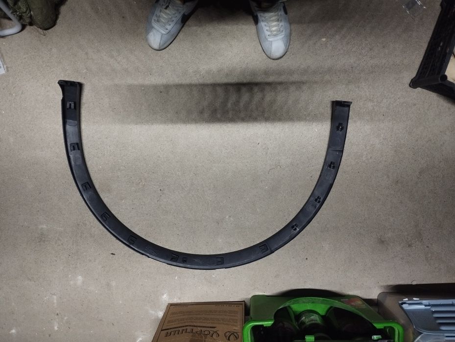 Продам запчасти кузовные детали на Фольксваген Тигуан