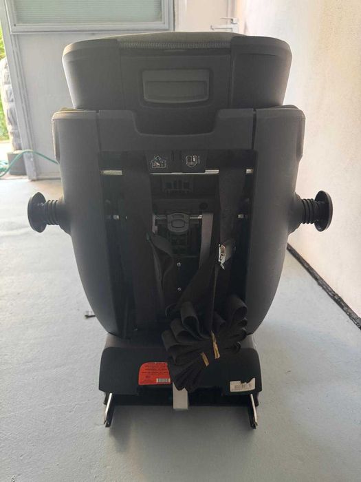 Scaun auto ISOFIX Britax Romer Advansafix de la 9 până la 36 kg