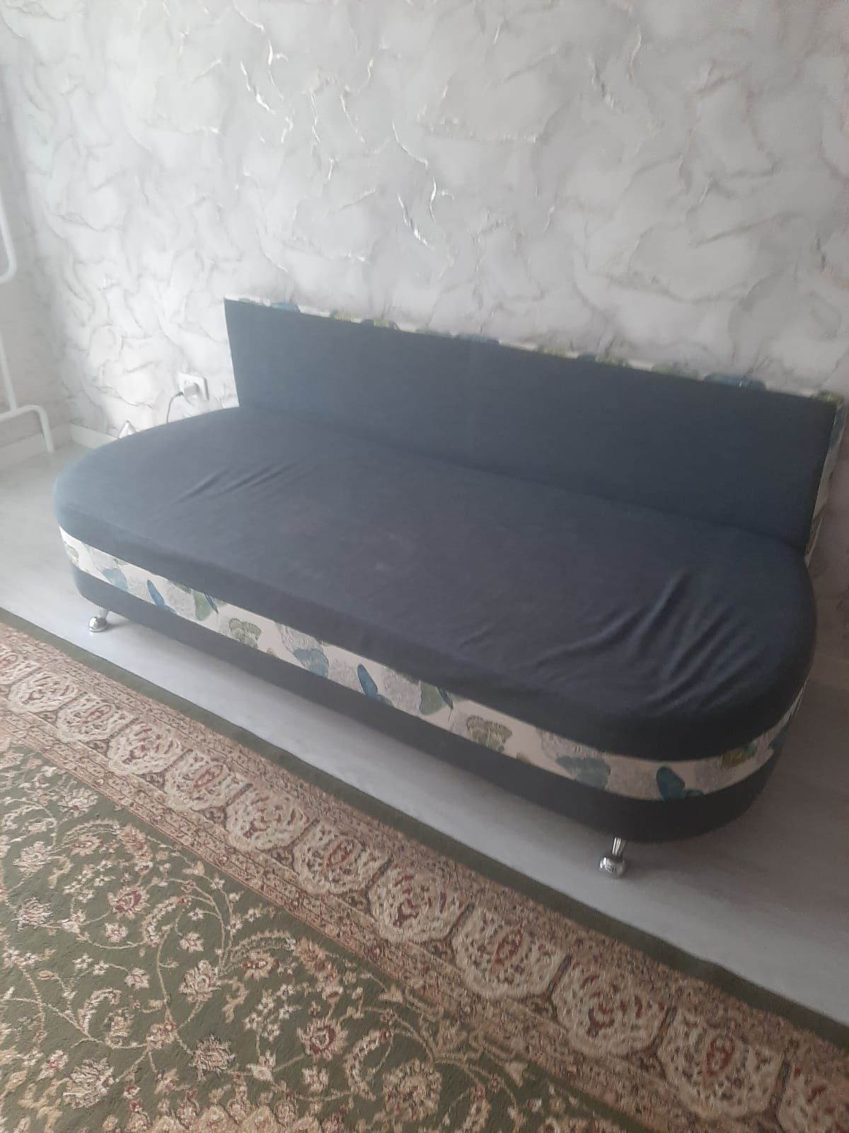 Продам диван в хорошем состоянии