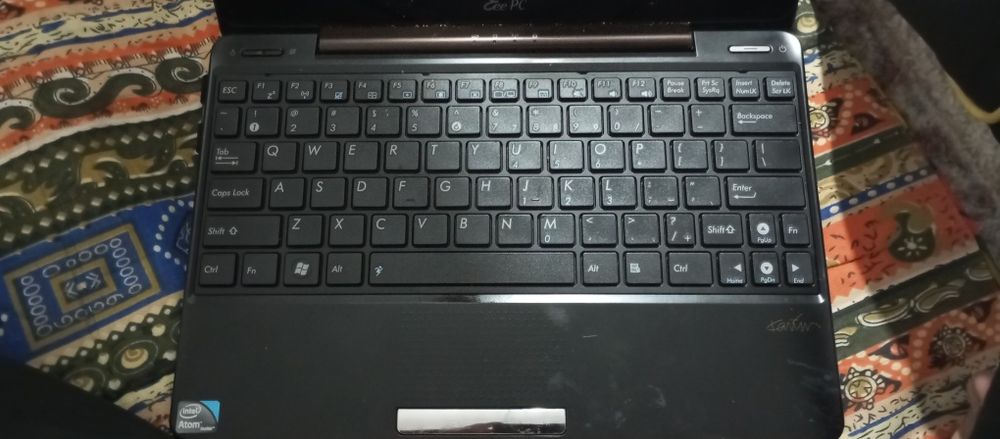 Продаю нетбук Асус