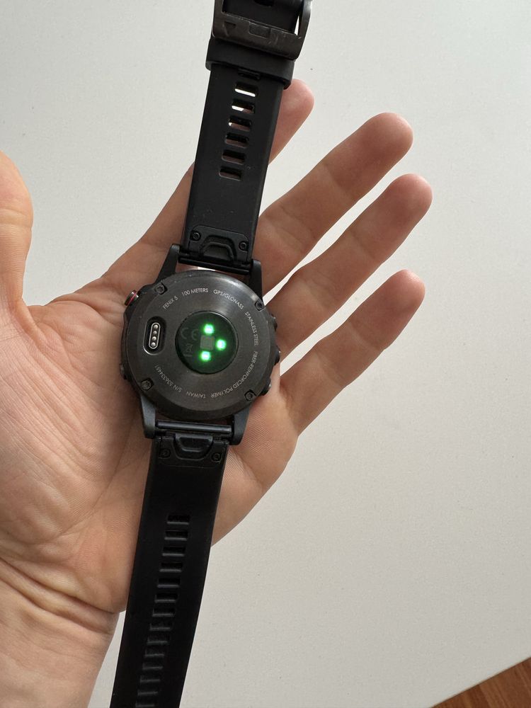 Спортен смарт часовник -Garmin Fenix5