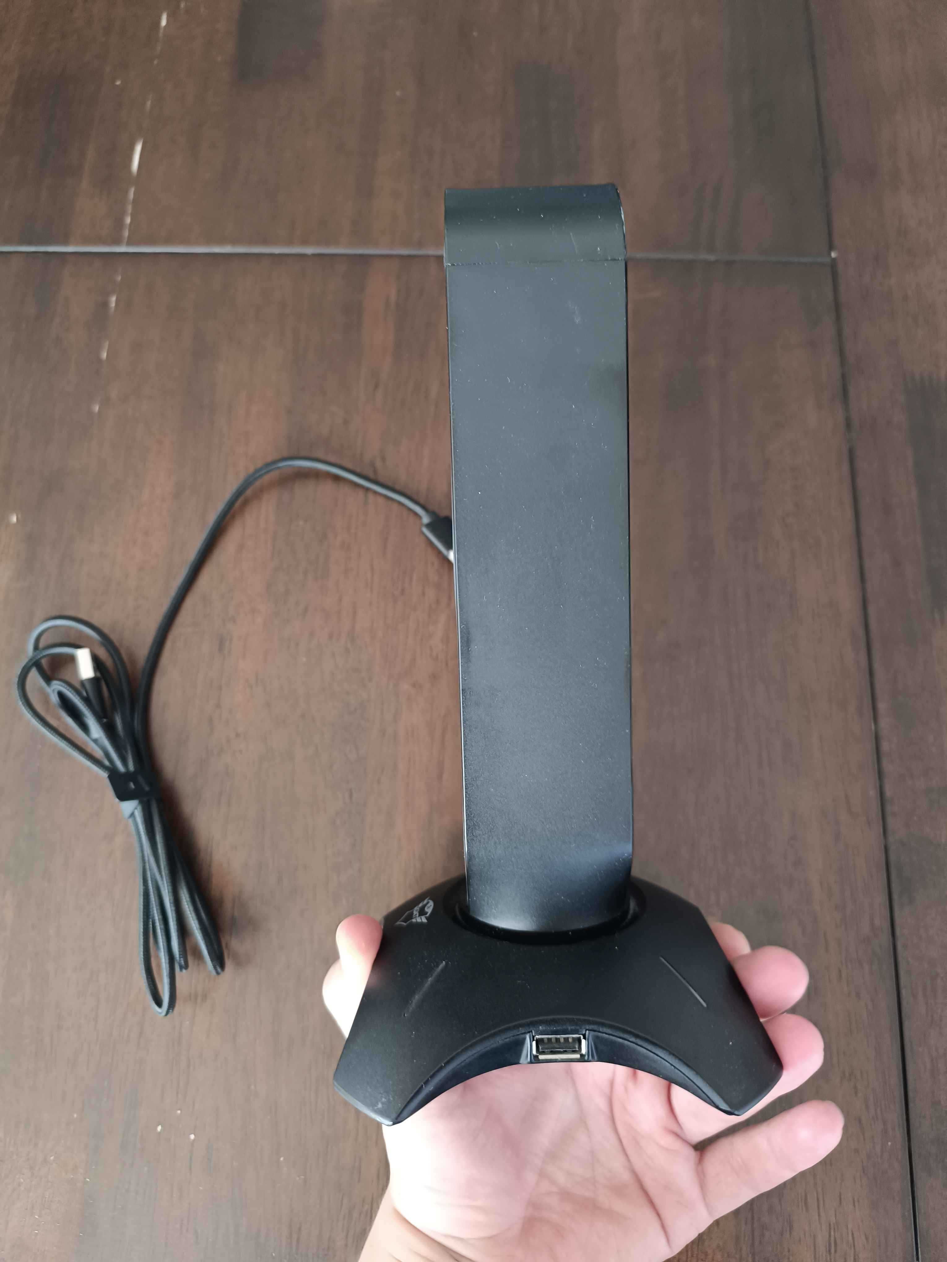 Светеща стойка за слушалки Gaming Trust Cintar GXT 265