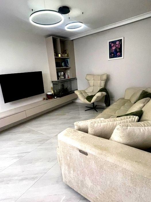 Apartament cu 2 camere, terasa de 27 mp si finisaje moderne, zona Iuli