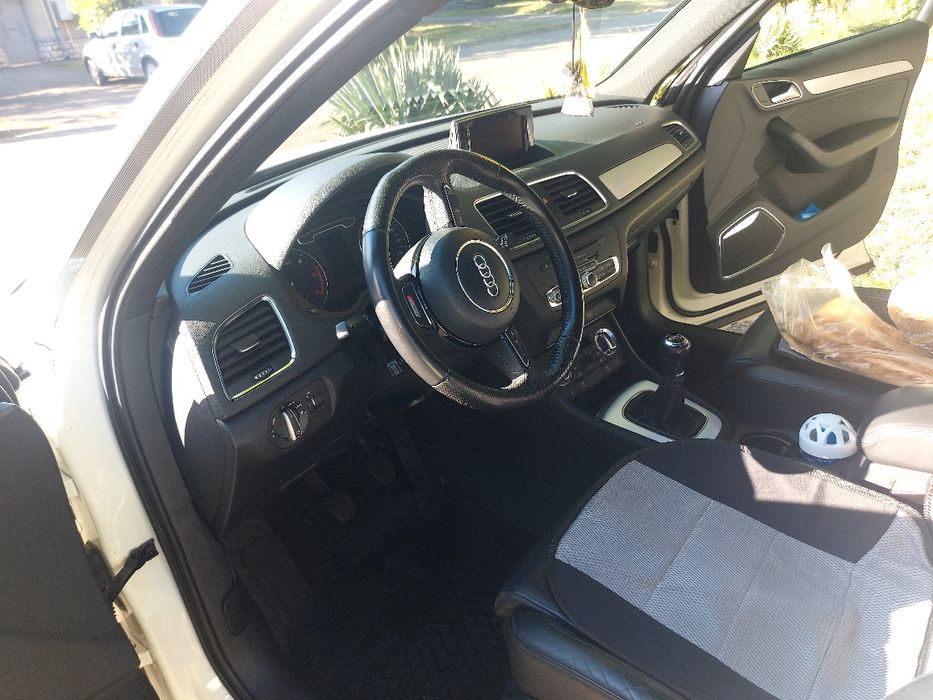 Vând Audi Q3 S line