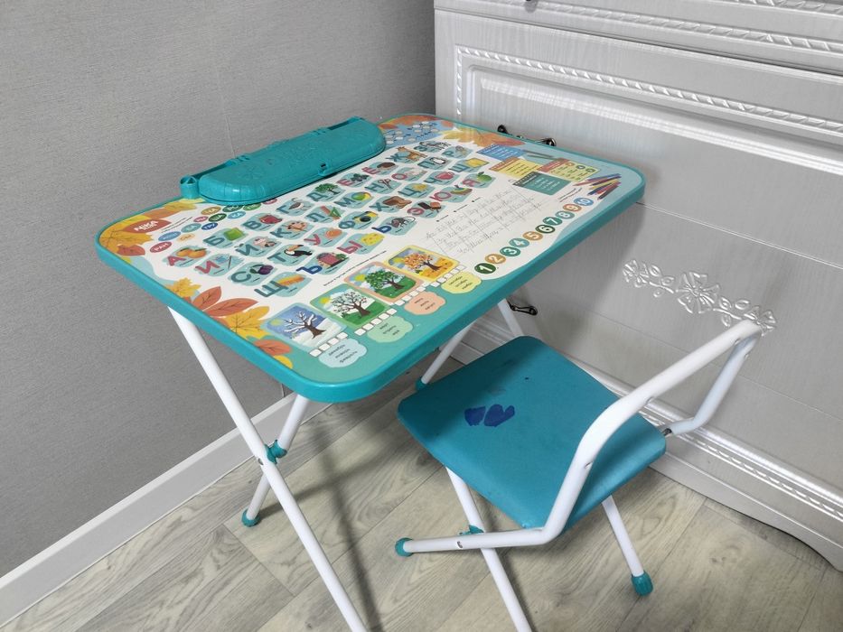 Продам парту детскую