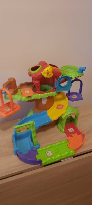 Vtech Casuta din copac cu animalute interactive