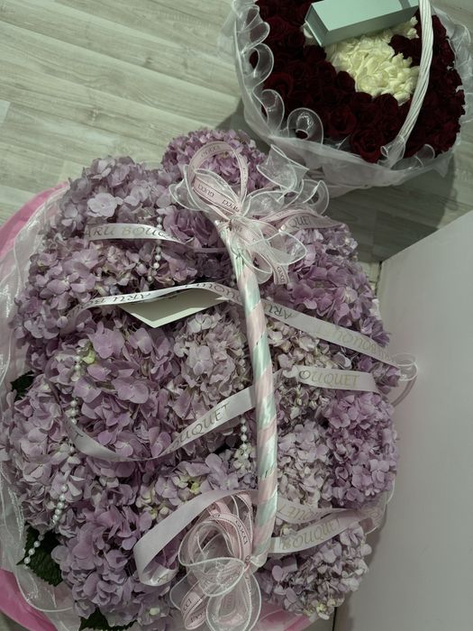 Букет,  2 больших, тяжелых букета . Свежие