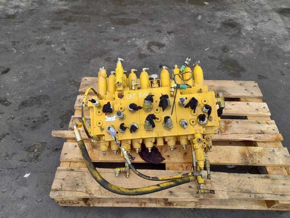 Distribuitor hidraulic KMX13SA excavator Caterpillar 315 , 317