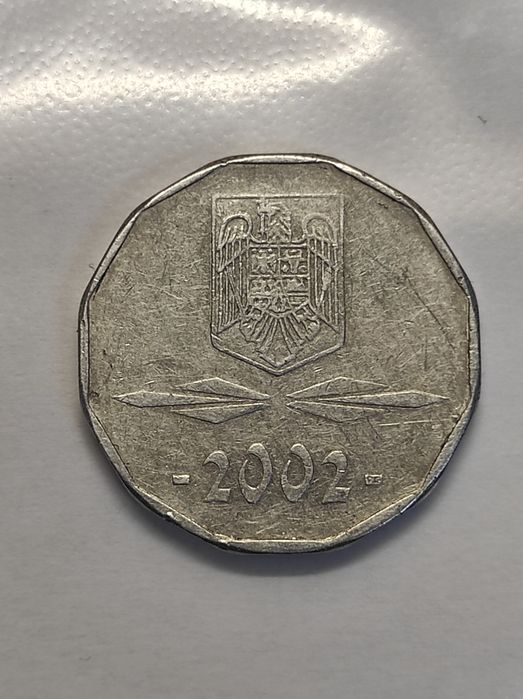 Vând monedă de 5000 lei din 2002. Preț 1200 lei, fără transport.