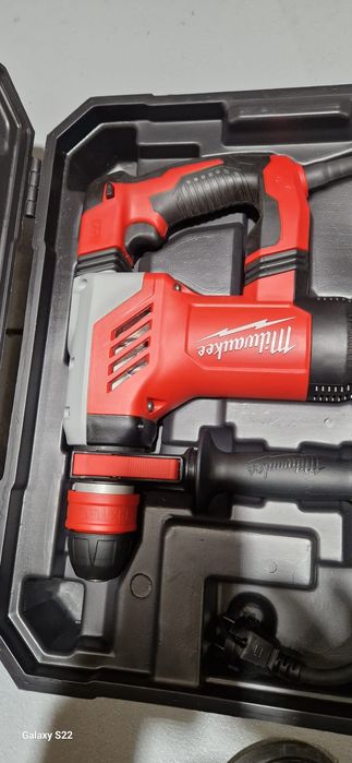 Milwaukee rotopercutor pe acumulator,curent