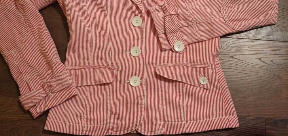 Вталено дамско интересно розово сако. Размер "М".