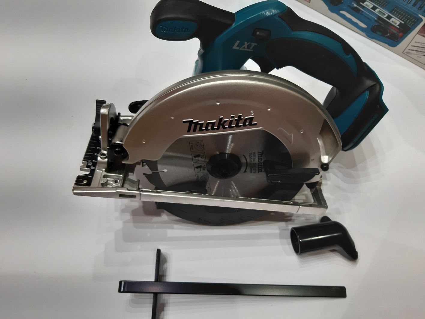 Makita Циркуляр DSS611Z/18V