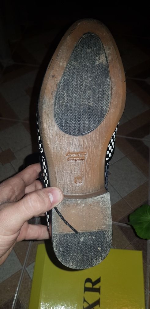 Pantofi piele nr. 38 +curea tot din piele