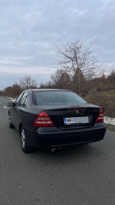 Vând Mercedes C-class