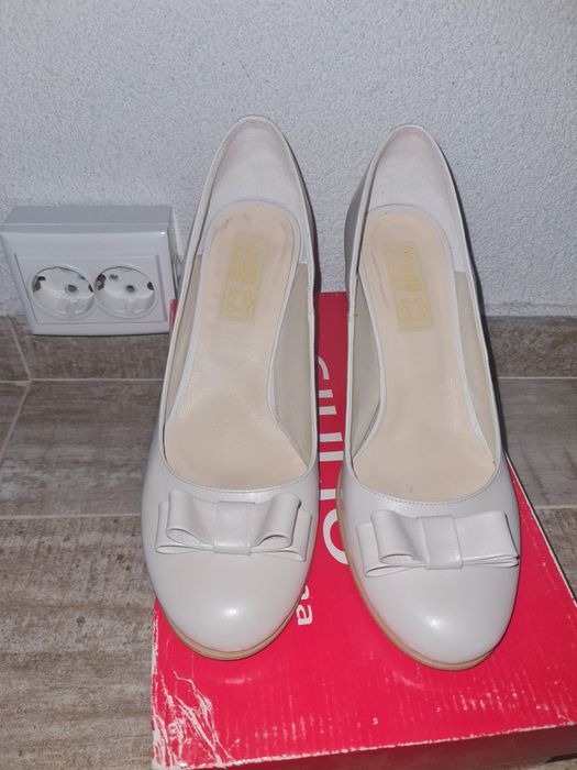 Pantofi marimea 37