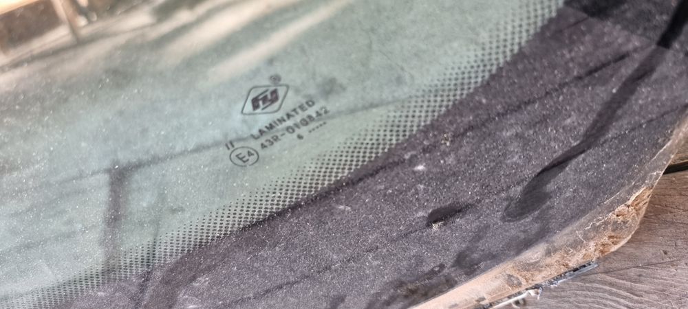 Предно стъкло бмв е 90/91