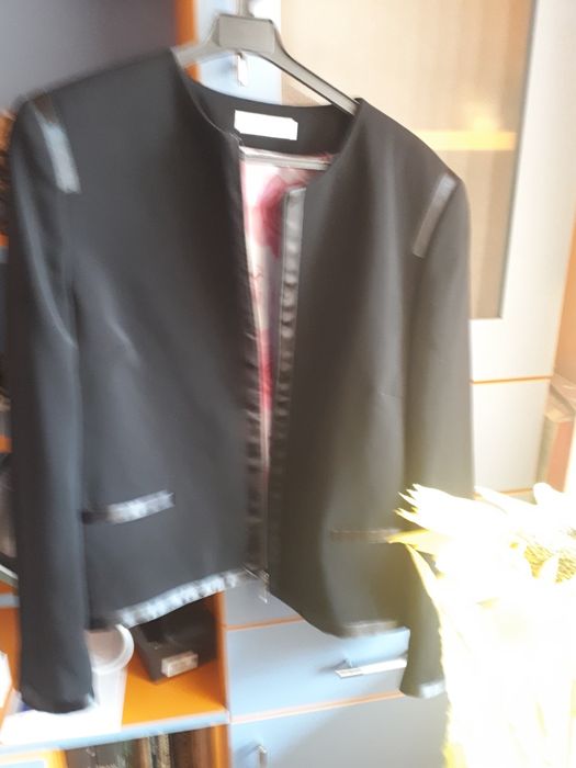 Уникално дамско сако- почти ново